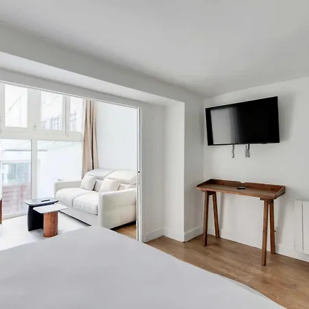Parisian Duplex 1br-6p - In The Heart Of The Marais Apartment